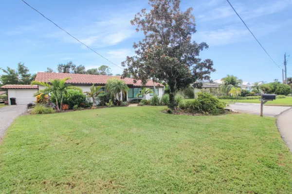 301 Gulf Dr, Venice, Florida 34285, 3 Bedroom Bedrooms, 0 ,2 BathroomBathrooms,Single Family Home,Seasonal Rental,Gulf Dr ,3509